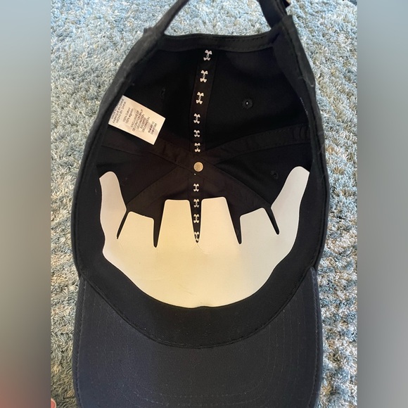 BNWT Under Armour headgear hat - Picture 3 of 3